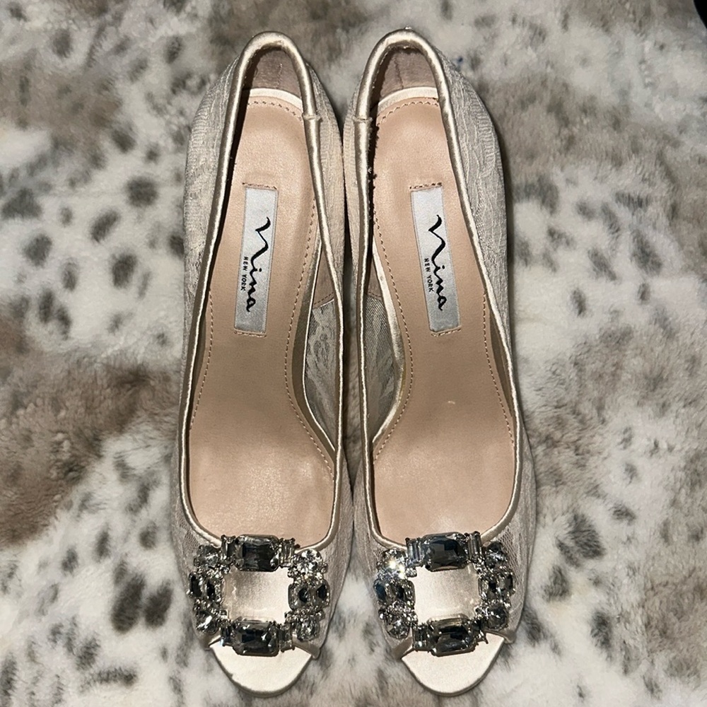Nina New York beige heels size 9M used in good condition